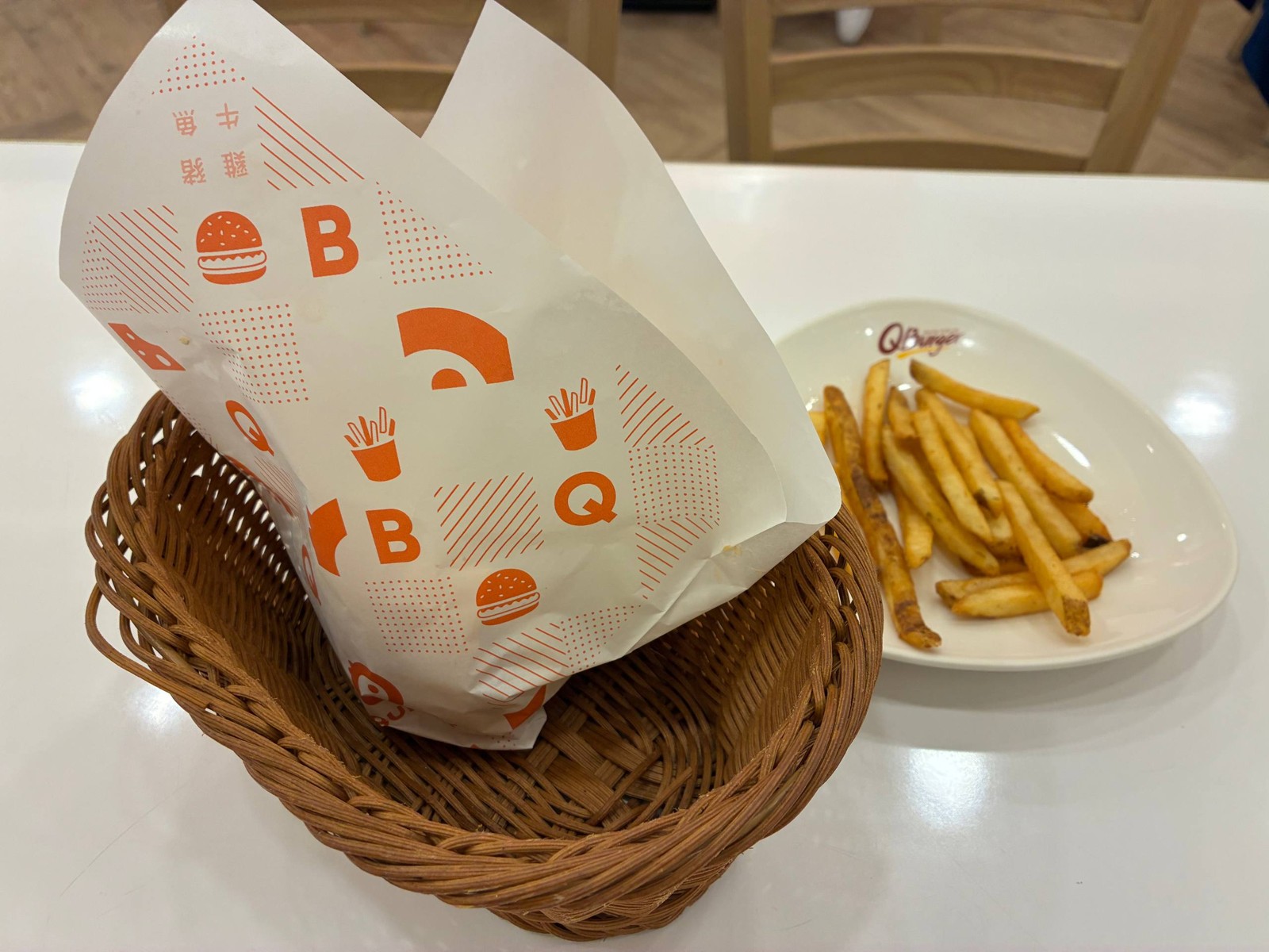 Q Burger 經典香蔥脆薯與漢堡