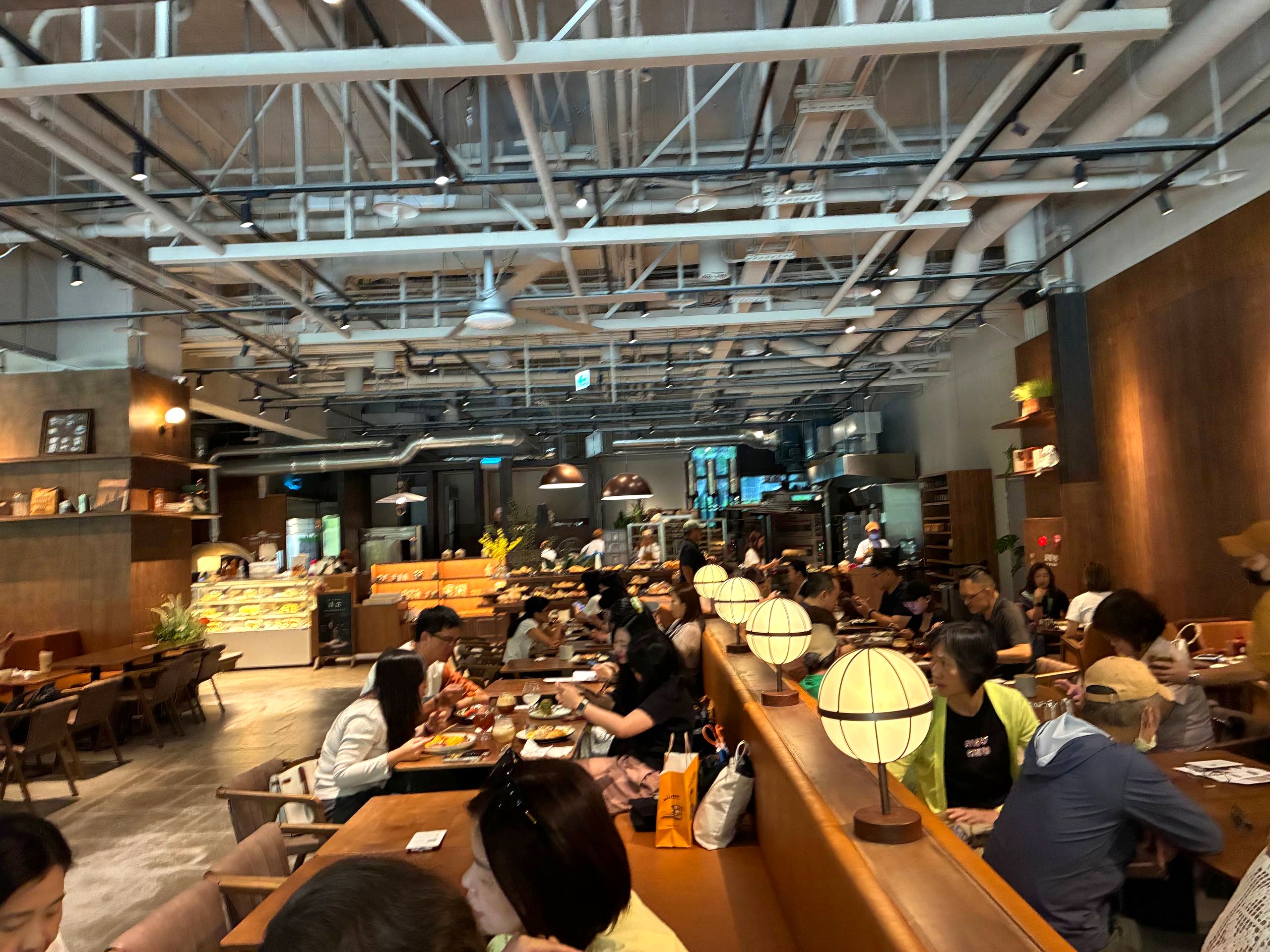 白霧時光新板傑仕堡店用餐區