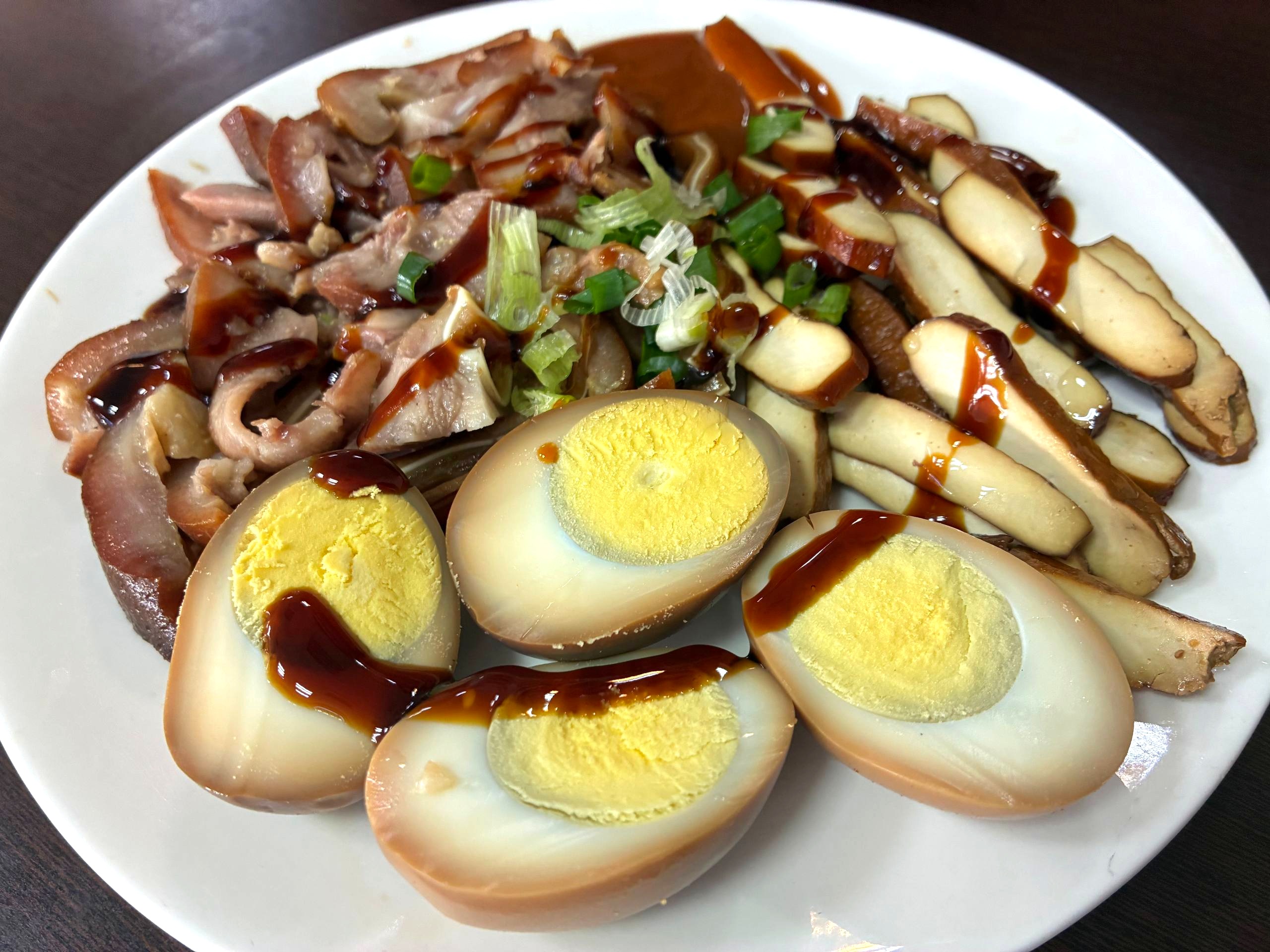 阿蓮麵店的綜合滷味
