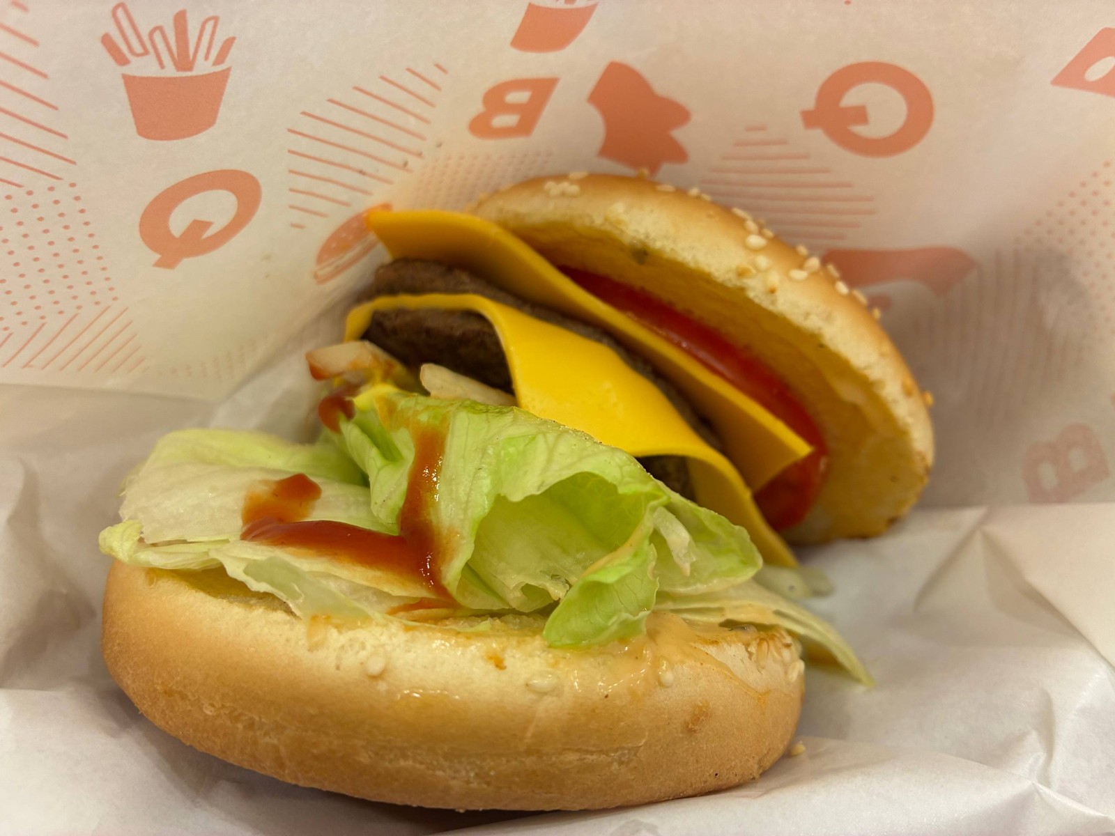 Q Burger 經典牛肉起士堡