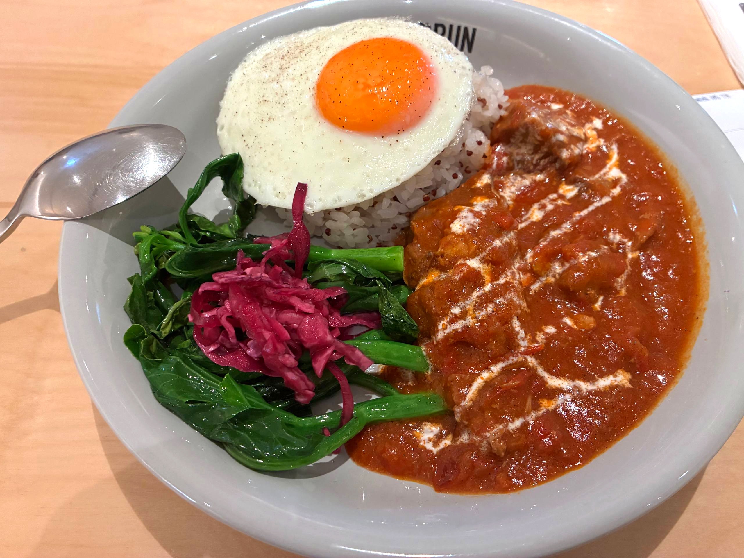 BRUN 蕃茄香料啤酒燉豬肉藜麥飯