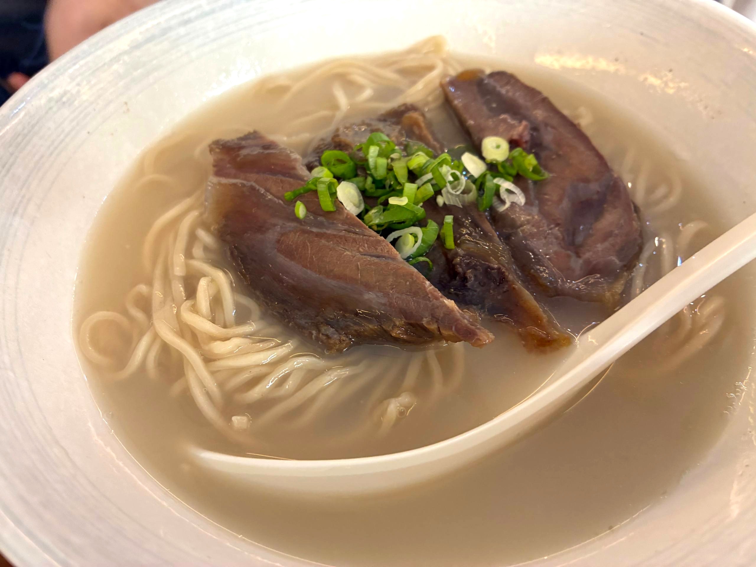 貳壹村的清燉牛肉麵細麵