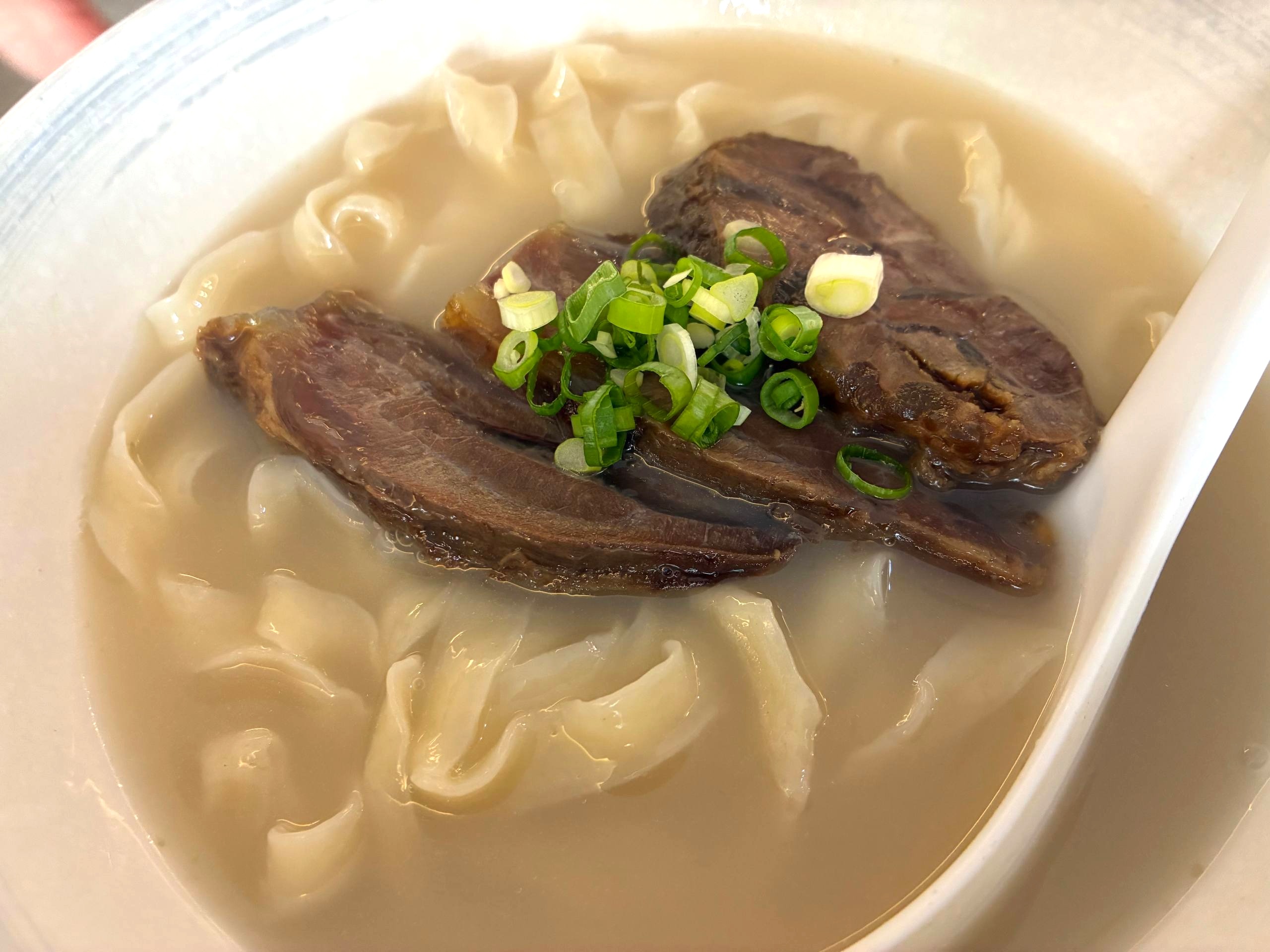 貳壹村的清燉牛肉麵刀削麵