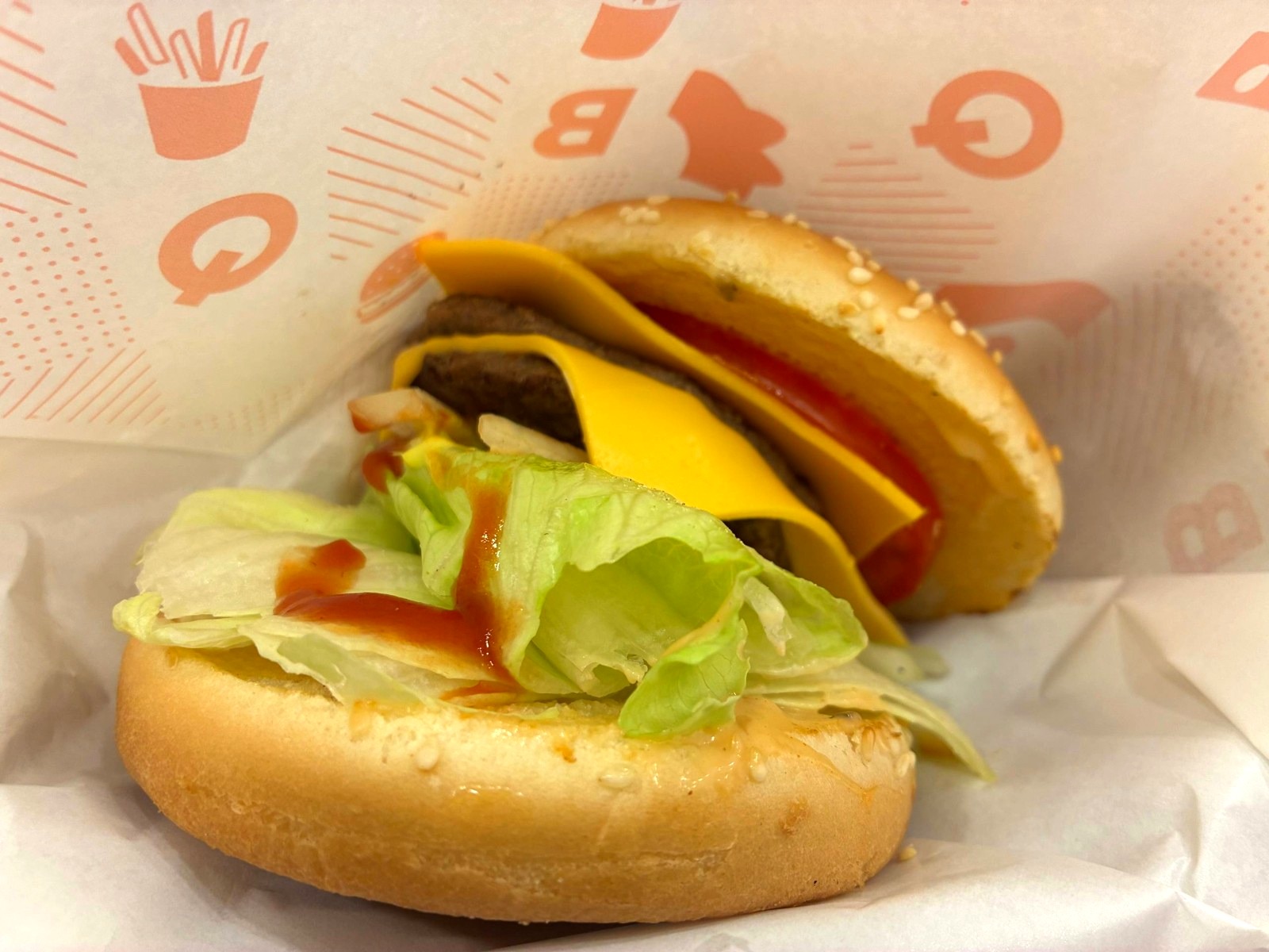 Q Burger 經典牛肉起士堡